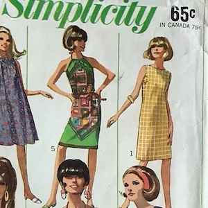 以下が含まれることがあります： シンプルシティーの縫製パターン番号6911は、ドレス用です。パターンはサイズ14、バスト86cmです。パターンは、幾何学模様、水玉模様、花柄など、5種類の異なるドレススタイルを示しています。