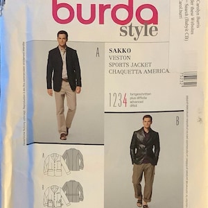Könnte beinhalten: Burda Style Schnittmuster für eine Jacke, mit der Bezeichnung "Sakko, Veston, Sports Jacket, Chaquetta America." Das Schnittmuster ist für die Größen 44-54 und 34-44. Das Schnittmuster ist als "fortgeschritten" gekennzeichnet.