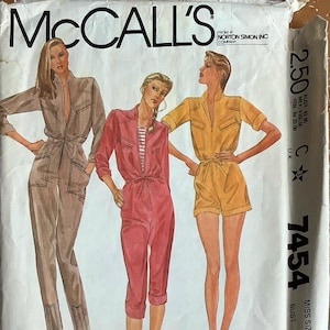 1980s McCalls 7454 Misses Reißverschluss vorne Jumpsuit und Romper Schnittmuster Tapered Leg Damen Vintage Schnittmuster Größe 10 Büste 32 UNCUT