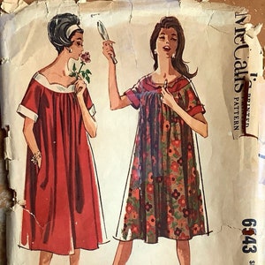 McCalls 6543 Scallop Neck Muu Muu Pattern Raglan Sleeves Womens Vintage 1960s Sewing Pattern Size Small Bust 31 32