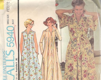 McCalls 5940 1970s Misses Zip Front Housedress Robe Pattern Womens Vintage Sewing Pattern Size Petite Bust 30 31 Or Medium