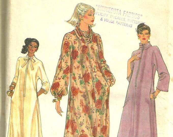 Front Zip Robe Sewing Pattern Vogue 7252 1970s Flared Zip Robe Pattern Loose Fitting Kimono Sleeves ...
