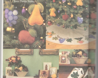 Vogue 7624 A Bountiful Christmas Pattern Tree Ornaments Stocking Tree Skirt Mantel Scarf Fruits of the Harvest Holiday Sewing Pattern UNCUT