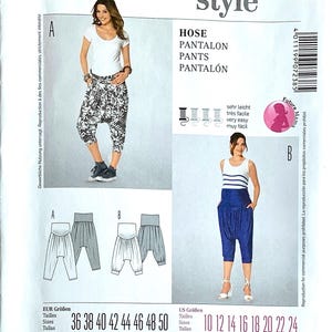 Könnte beinhalten: Ein Burda Style Schnittmuster für Hosen, mit Abbildungen des fertigen Kleidungsstücks. Das Muster enthält Größenangaben in europäischen und US-Größen. Das Bild zeigt eine Frau, die die Hose in verschiedenen Stilen trägt.
