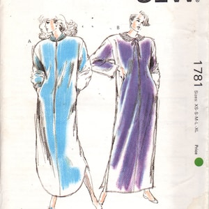 Könnte beinhalten: Nähmuster für zwei lange Roben, eine in hellblau und eine in lila. Das Muster heißt "KWIK-SEW" und ist für die Größen XS-S-M-L-XL. Die Musternummer ist 1781.