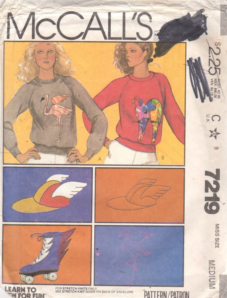 McCalls 7219 jaren 1980 Pullover TOP Patroon Flamingo Roller Skate Parrot Gevleugelde Hoed Transfers Vintage Naaipatroon Maat M Buste 36 38 UNCUT afbeelding 1