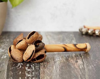 Raha Seed Pod Shaker Instrumento musical Madera Comercio Justo 25 cm