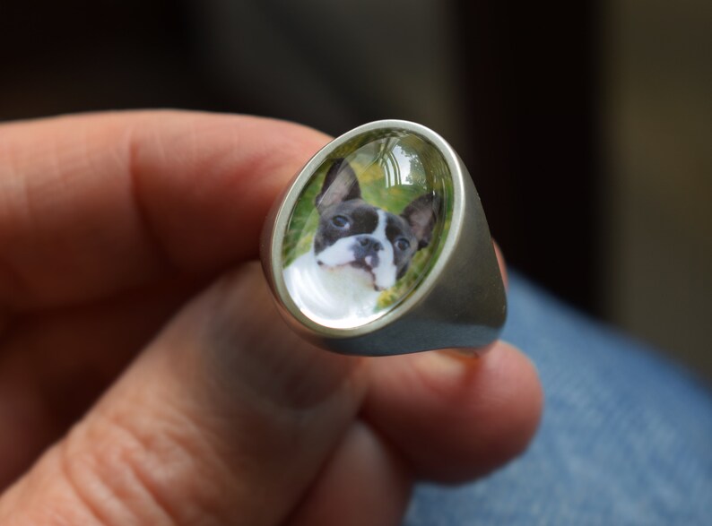 Personalized Photo Ring/ Sterling Silver Large Tapered Smooth Comfort Ring imagem 4