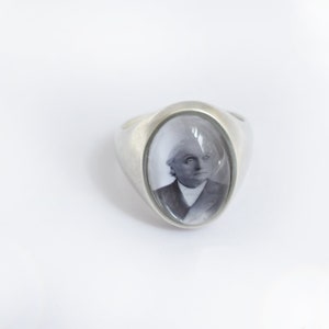 Personalized Photo Ring/ Sterling Silver Large Tapered Smooth Comfort Ring imagem 7