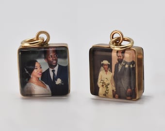 Charm fotográfico cuadrado de oro de 14 k con doble cara y cristal, tamaño 12 mm, resistente al agua.