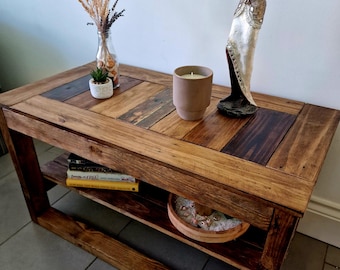 Handgefertigter Couchtisch aus Holz | Beistelltisch