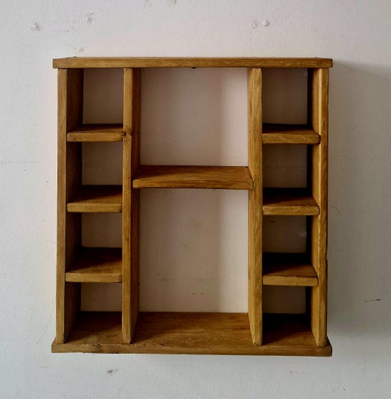 Handgefertigtes Tassenregal / Tassenregal / Kaffeestation aus Holz