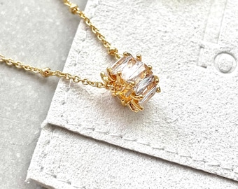 Colar Polo com Zircônia Cúbica Banhado a Ouro 18K, Pingente Delicado e Marcante, Joia com Zircônia Cúbica