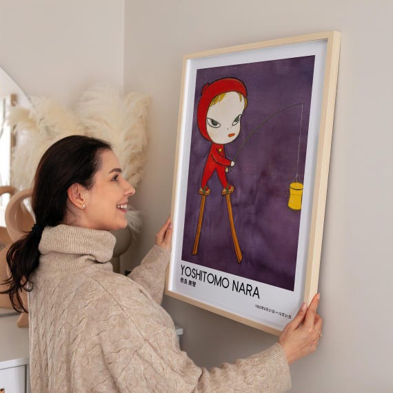 竹馬に乗った赤い衣装の子供、奈良美智の作品、デジタルポスター