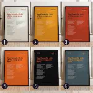 Może przedstawiać: Sześć drukowanych plakatów z tekstami piosenek w różnych kolorach. Plakaty zawierają tekst "Twój ulubiony tekst piosenki jest tutaj." i miejsce na nazwę piosenki i nazwisko artysty.