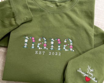 Embroidered Nana Sweatshirt with Floral Letter, Custom Mama/Grandma/Nana Sweatshirt with Kid&#39;s Name on Sleeve, Mother&#39;s Day Gift for Mom