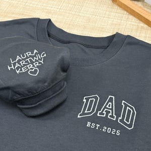 Besticktes Sweatshirt mit Namen auf dem Ärmel, Opa Sweatshirt mit Datum, Papa Est Jahr Shirt, neuer Papa Geschenk, Vatertagsgeschenk