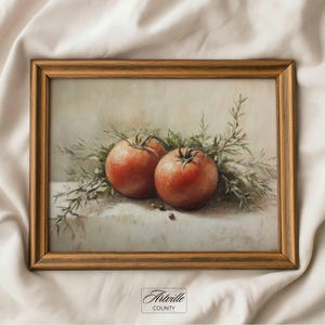 Pu&ograve; includere: Dipinto con cornice di natura morta con due pomodori rossi maturi con erbe verdi e grani di pepe. L'opera d'arte &egrave; incorniciata in una cornice di legno marrone. Il dipinto &egrave; firmato "Artville County".