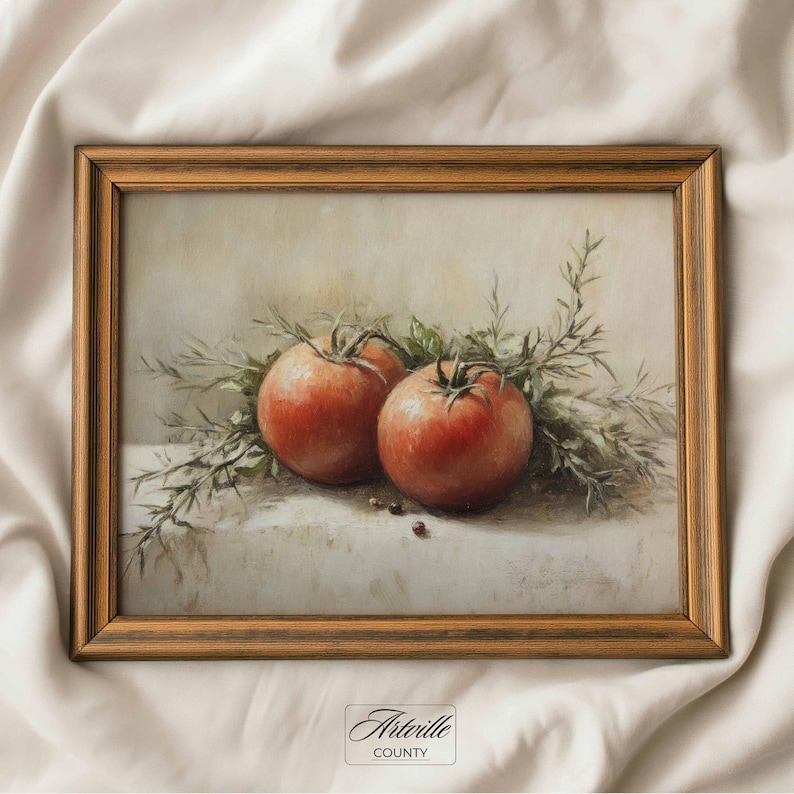 Pu&ograve; includere: Dipinto con cornice di natura morta con due pomodori rossi maturi con erbe verdi e grani di pepe. L'opera d'arte &egrave; incorniciata in una cornice di legno marrone. Il dipinto &egrave; firmato "Artville County".