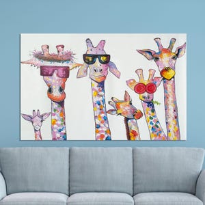Lienzo decorativo de una familia de jirafas coloridas: divertido cuadro de animales para habitación infantil, decoración original de safari en la jungla