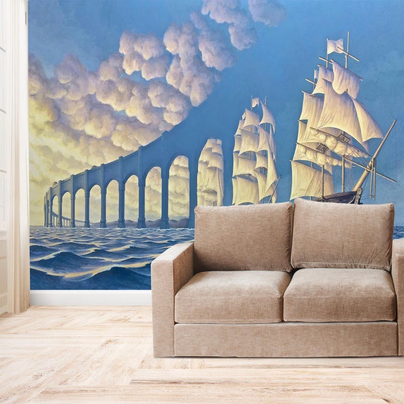 Puede incluir: Una pintura surrealista de un puente que se extiende hacia el cielo, con tres veleros navegando en un oc&eacute;ano azul. El cielo est&aacute; lleno de nubes blancas y esponjosas.