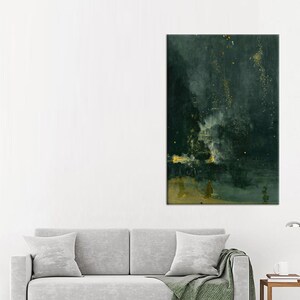 Pode incluir: Uma pintura de um céu noturno com uma grande nuvem branca e brilhante no centro. O céu é de cor verde escura com pequenas estrelas brancas espalhadas por todo. A nuvem é cercada por um anel de nuvens brancas menores. A pintura é feita em um estilo que lembra o impressionismo.