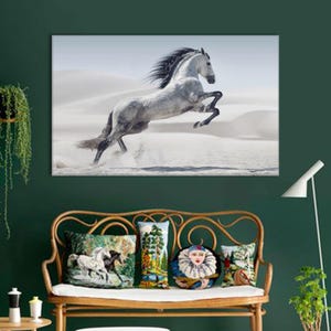 Art mural en toile de cheval blanc qui court, affiche d&#39;animaux de la liberté du désert, impression de photographie équine gracieuse pour salon, décoration de bureau ou de ranch