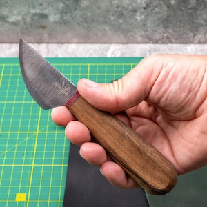 Shkira Round Professional Leathercraft Knife for Cutting, Trimming, Skiving and Shaping – Carbon Steel Blade - Leather Working Tools for DIY