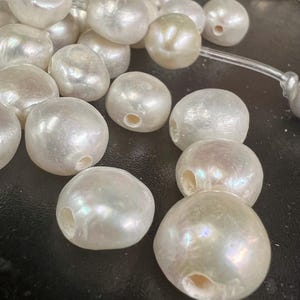 NUEVA promoción Perla barroca de gran agujero de 12-13 mm, perla de pepita de guijarro, perla de agua dulce rara, marfil blanco natural, 8 piezas de cuentas de 2,2 mm, agujero de 3 mm LH8027