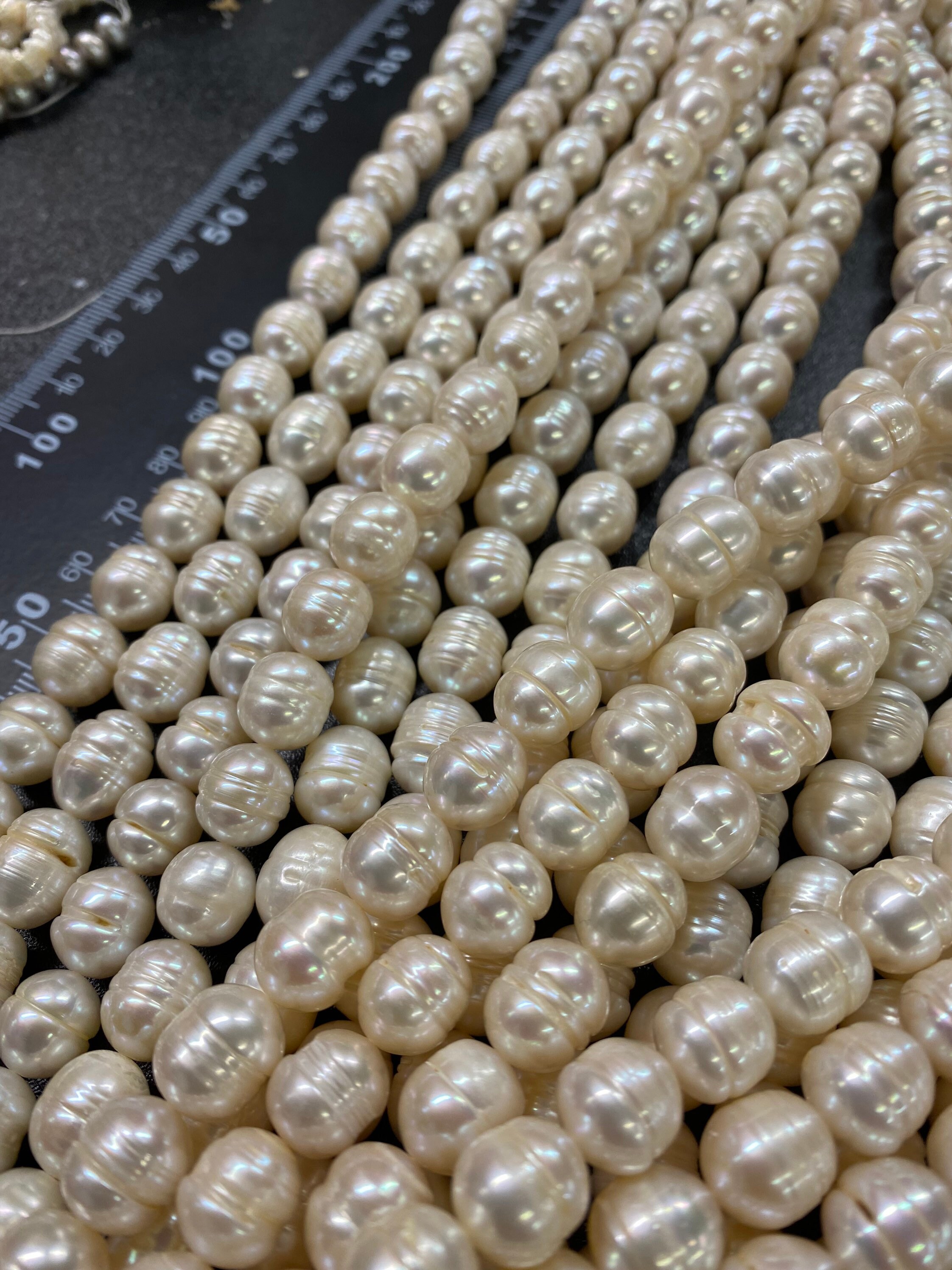 Big Rare AAA 10-11mmx11-12mm White Natural Oval Circled