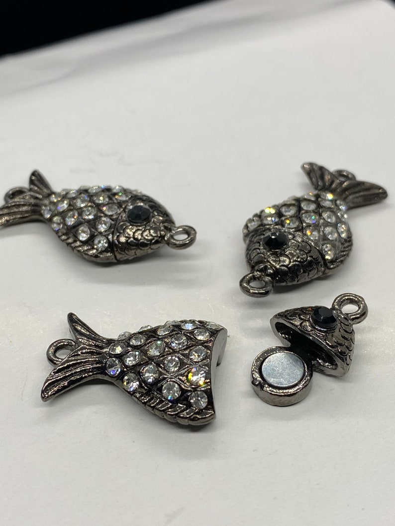 Fancy Magnet Clasp Gun Metal black Fish clasp with rhinestone set as 2 parts 40mmx20mm 1 strand beading clasp finding design #FDV