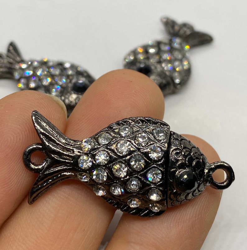 Fancy Magnet Clasp Gun Metal black Fish clasp with rhinestone set as 2 parts 40mmx20mm 1 strand beading clasp finding design  #FDV
