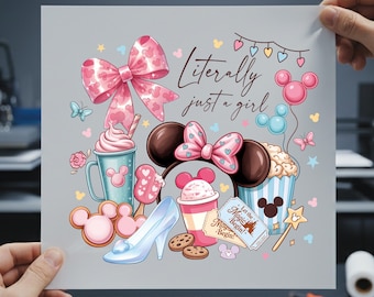 Op de afbeelding: Een DTF-transfervel met een grillig ontwerp met de tekst "Literally just a girl". Het ontwerp bevat een roze strik, Minnie Mouse oren, ijs, een hoge hak en andere thema-elementen. De woorden "READY TO PRESS" zijn ook zichtbaar.