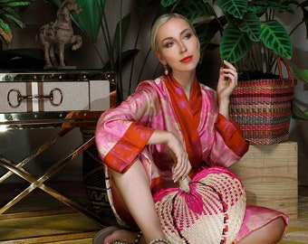 Kimono de seda de sarga rosa, bata midi de seda auténtica, prenda de estar por casa con patchwork, ropa colorida 100 % seda, un bonito regalo de boda.