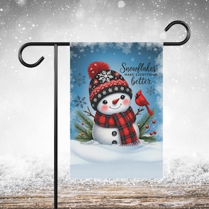 Garden & House Banner, este lindo boneco de neve e cardeal de inverno ficará lindo do lado de fora da sua porta da frente.