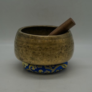 6.5 Inches Antique Mani Singing Bowl-Tibetan Singing bowl From Nepal