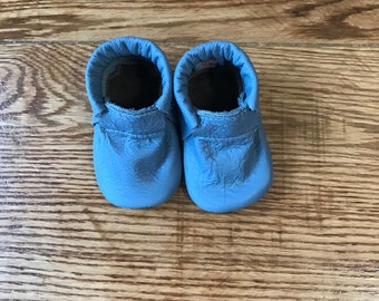 Plain and Simple Moccs Blue Baby Moccasins, Leather baby shoes, Leather baby booties, Baby girl, Baby boy, baby gift, baby shower, toddler