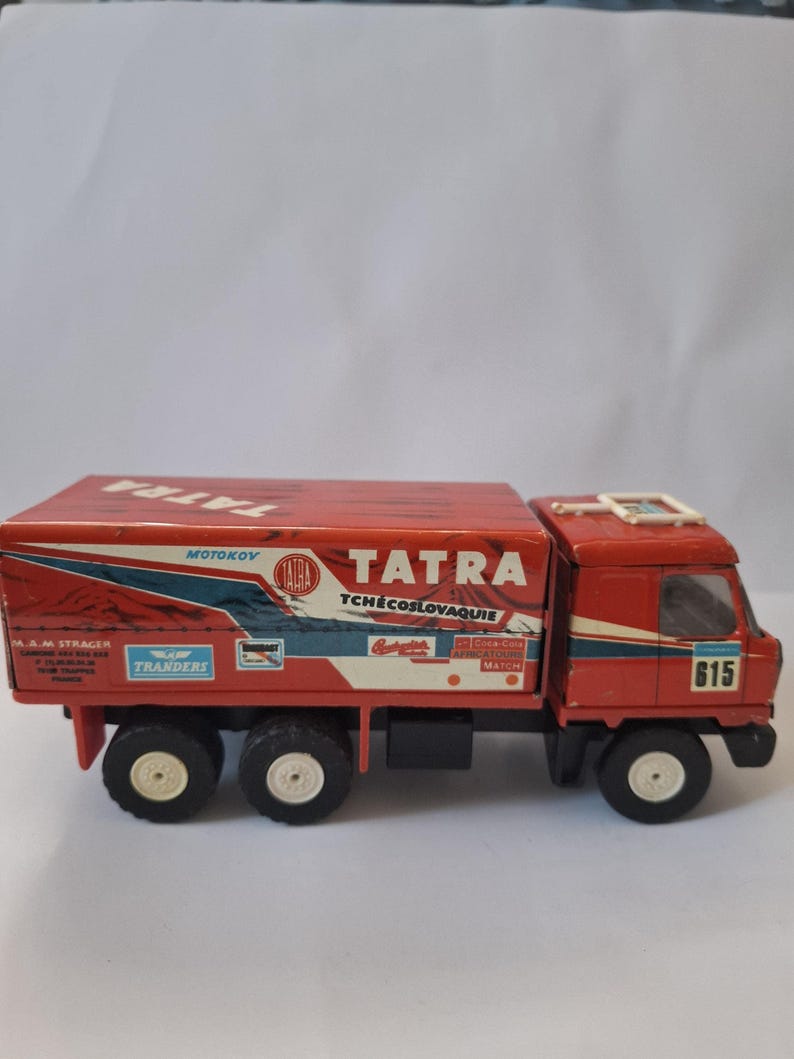 PIN'S PARIS DAKAR 92 / CAMION /TOTAL / TATRA / RARE PIN'S PARIS DAKAR 92 / CAMION /TOTAL / TATRA / RARE