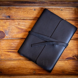 Handmade Leather Notebook cover  Refillable Journal  Personalized Gift for Writers & Travelers  Black