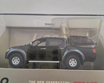 三菱 L200 Sportero ミニカー 1/43 Mitsubishi L200 Pickup 1:43 Diecast Model – Dealer Edition Triton