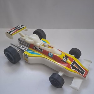 Coche de carreras de plástico vintage de los años 70, número 17 – Fórmula 1 «LOTOS»