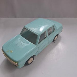 Vintage PRL Wartburg 353 Plastic Car – DDR GDR Classic (1960s-70s)