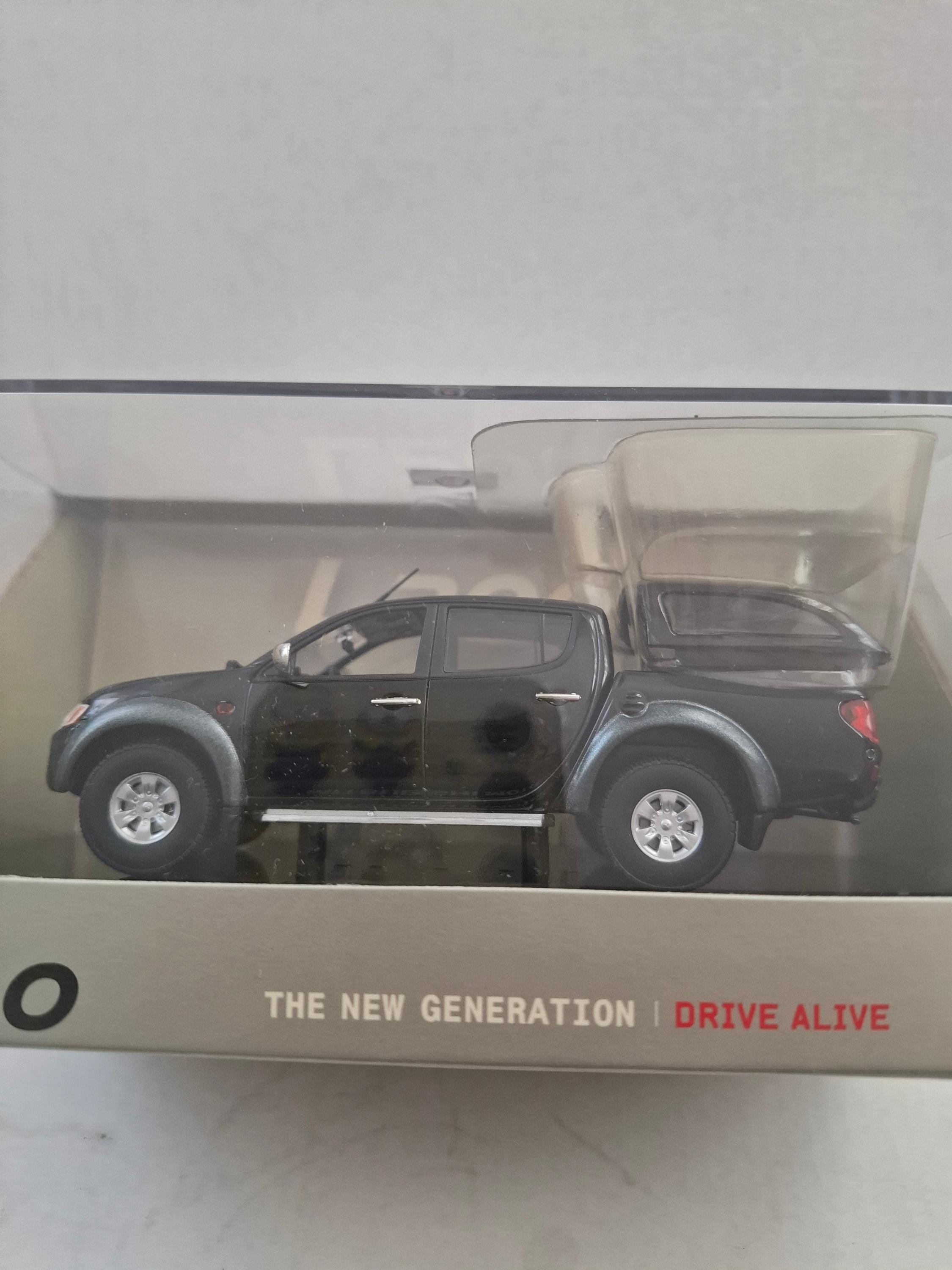 Mitsubishi L200 Pickup 1:43 Diecast Model – Dealer Edition Triton