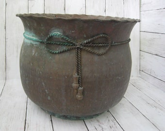 Vintage Large Brass Cauldron Kindling Halloween Christmas Holiday Brass pot Brass planter