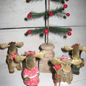 Vintage carved Wood Moose family ornaments Christmas moose family Moose frame image 2