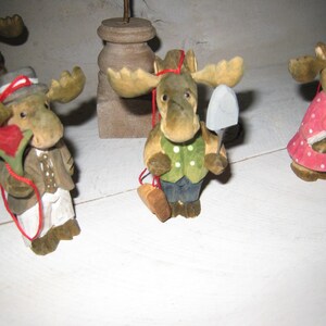 Vintage carved Wood Moose family ornaments Christmas moose family Moose frame image 5