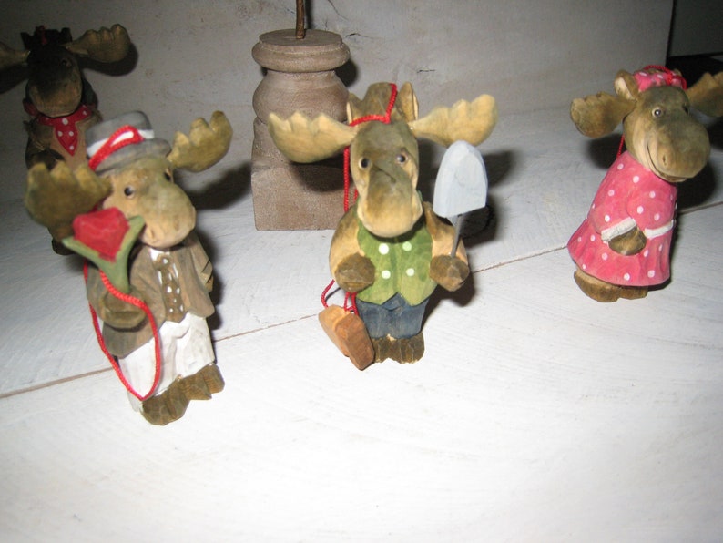 Vintage carved Wood Moose family ornaments Christmas moose family Moose frame image 5