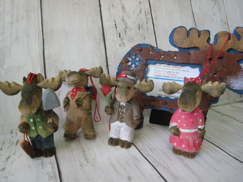 Vintage carved Wood Moose family ornaments Christmas moose family Moose frame image 9