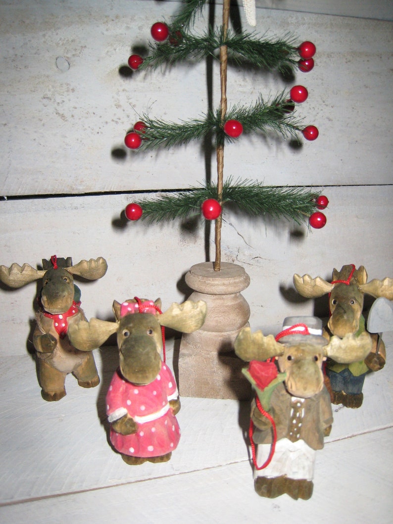 Vintage carved Wood Moose family ornaments Christmas moose family Moose frame image 2