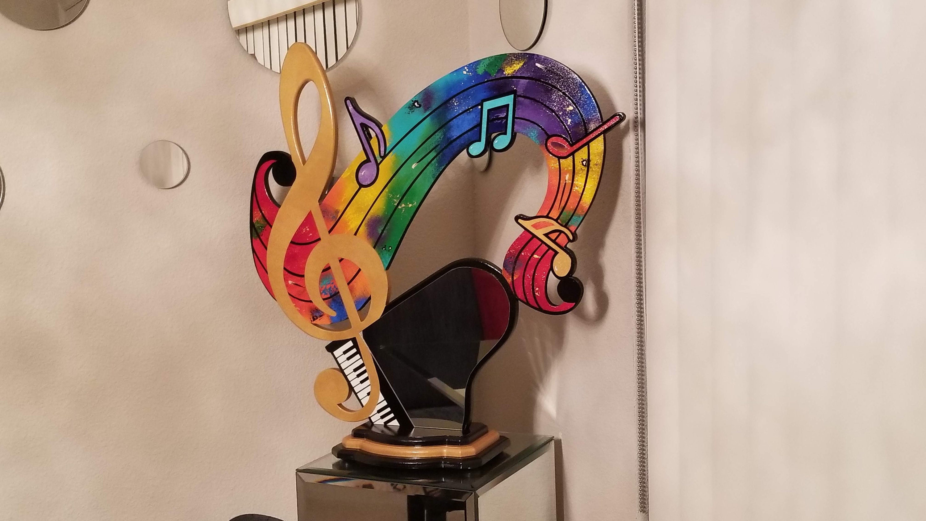 アート・デザイン・音楽 CONTEMPORARY SCULPTURE PROJECTS IN A Knotted Octopus Carved Directly into Two Pianos Entwines Maskull